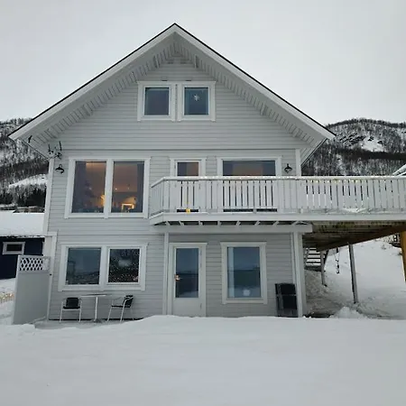 Norwegian 2 Bedroom With Free Parking * Tromsdalen