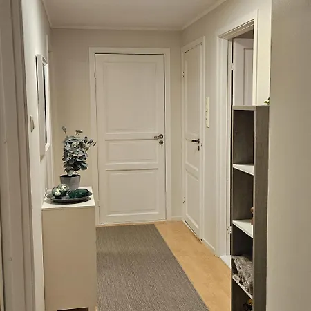 Norwegian 2 Bedroom With Free Parking Apartment Tromsdalen
